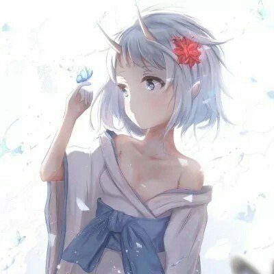 美女COS《巫师3》叶奈法惊艳绝伦 白嫩香肩紫眸勾人